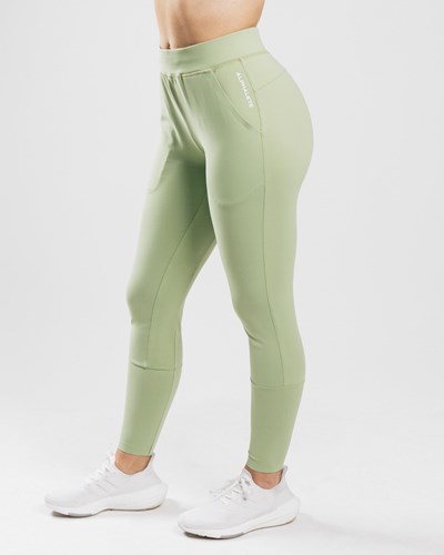 Alphalete 4-Way Stretch Jogger Frozen Spring | RYBZ-70528