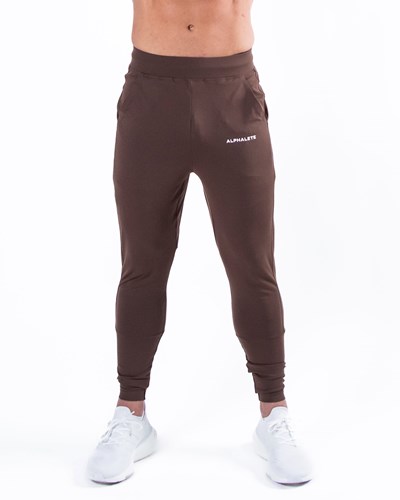 Alphalete 4-Way Stretch Jogger Kaffe | UDIN-56087